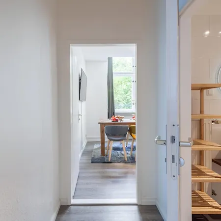 Апартаменты The Paul Ii - Stylish & 3 Bedroom Apartment, Group & Family Friendly, 4- 6 Guests