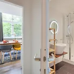 The Paul Ii - Stylish & 3 Bedroom Apartment, Group & Family Friendly, 4- 6 Guests ברלין