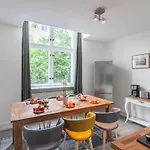 Lägenhet The Paul Ii - Stylish & 3 Bedroom Apartment, Group & Family Friendly, 4- 6 Guests *